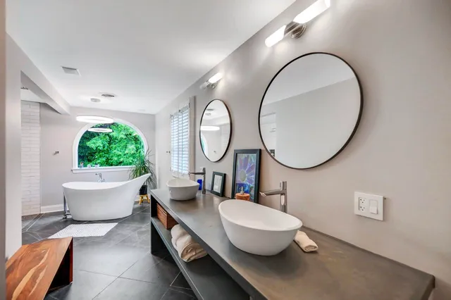 $947,000 | 938 Meadow Circle, Bethlehem, PA 18017