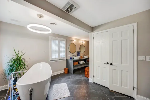 $947,000 | 938 Meadow Circle, Bethlehem, PA 18017