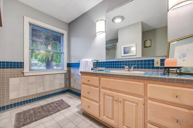 $947,000 | 938 Meadow Circle, Bethlehem, PA 18017