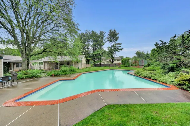 $947,000 | 938 Meadow Circle, Bethlehem, PA 18017