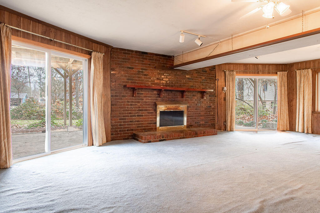 216 Riderwood Drive Dalton, GA 30721 - Photo 34 of 47 Gas Fireplace Den