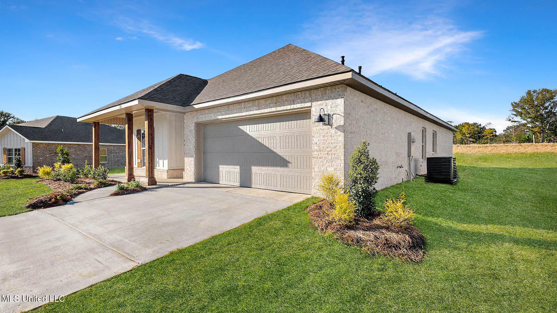 714 Honeysuckle Loop Canton, MS 39046 - Photo 3 of 28 3-HTP_1341_