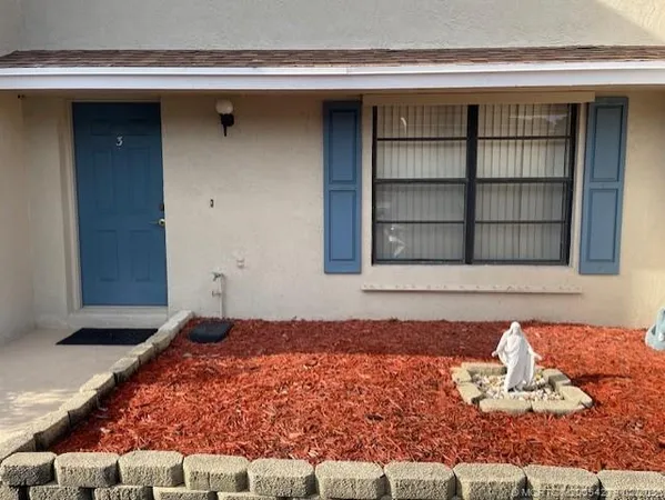 $275,000 | 80 Southwest Blackburn Terrace, Unit 3, Stuart, FL 34997