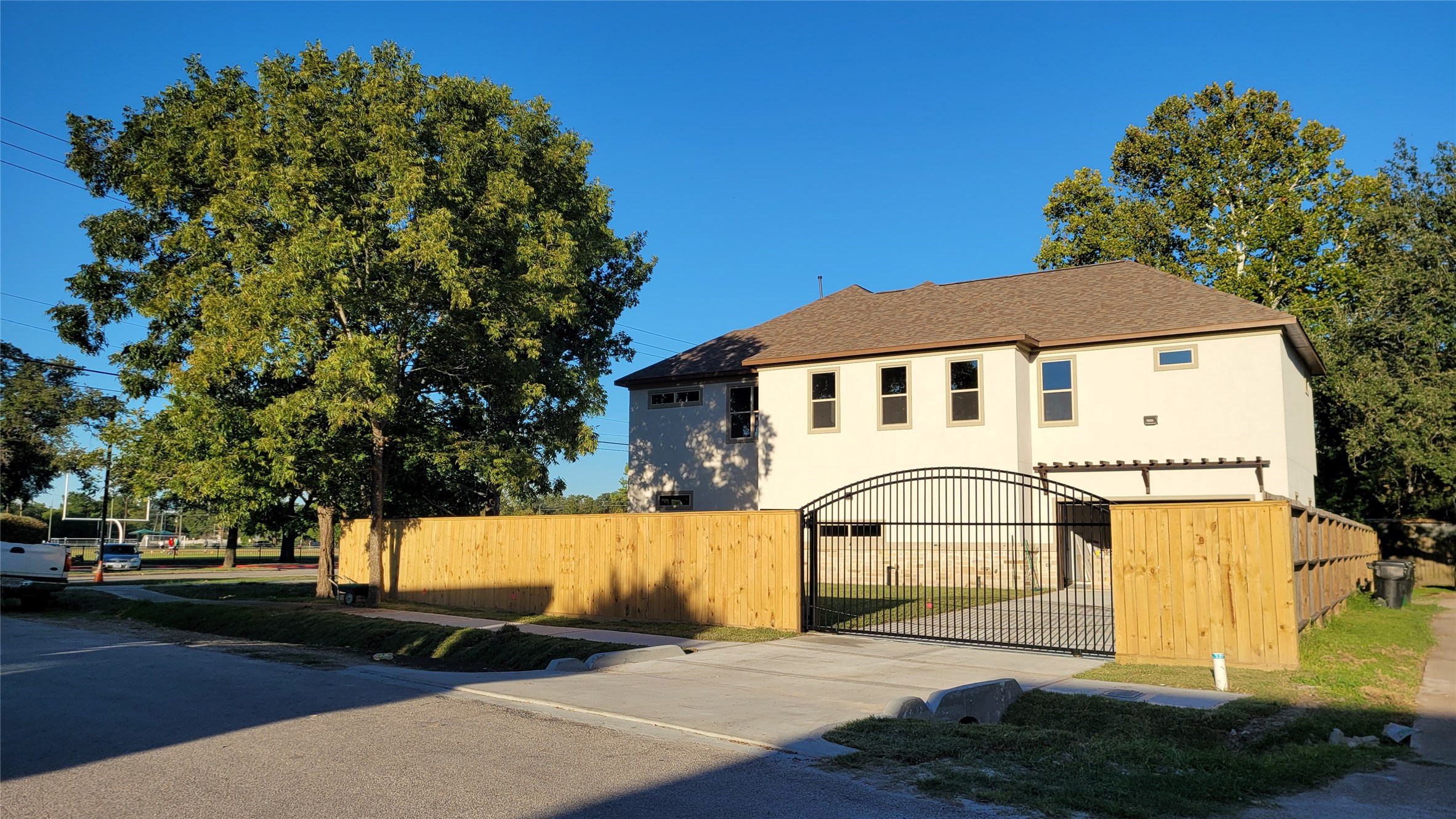 9729 Neuens Road Houston, TX 77080 - Photo 4 of 34