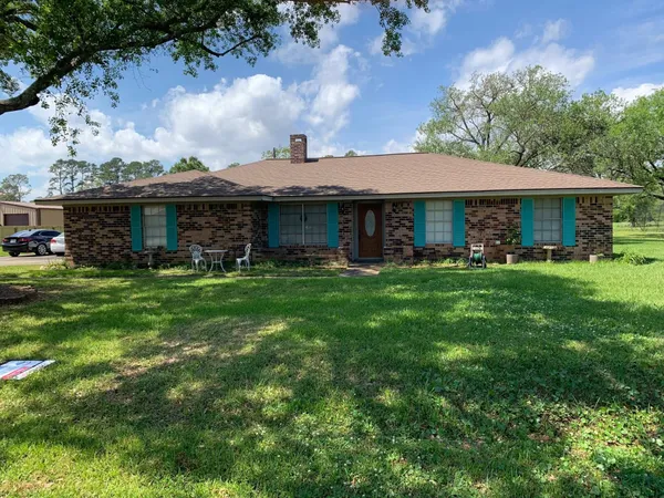 $250,000 | 828 Suncrest Drive, Orange, TX 77630