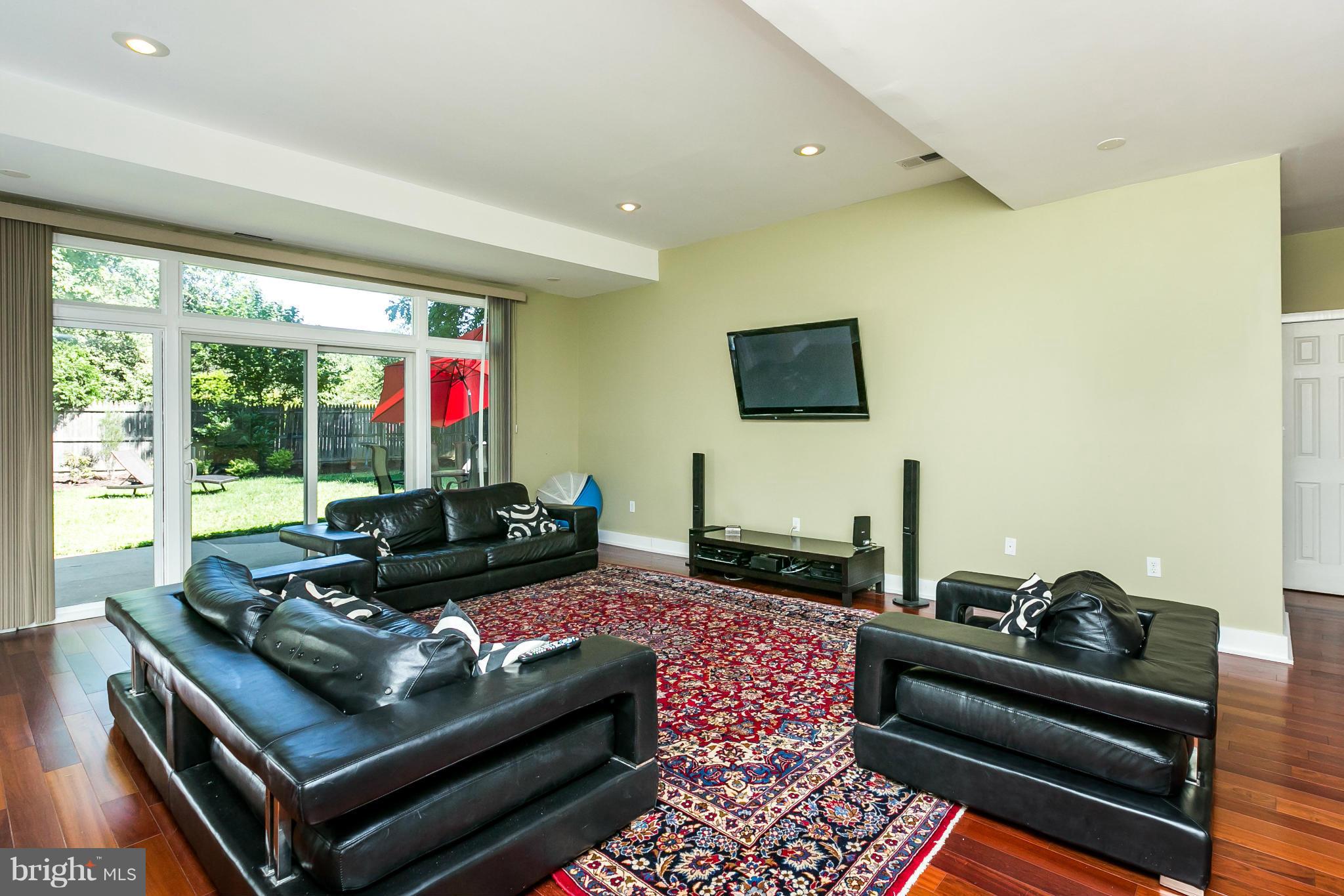 42 East Timonium Road Lutherville-Timonium, MD 21093 - Photo 5 of 24 Living Room