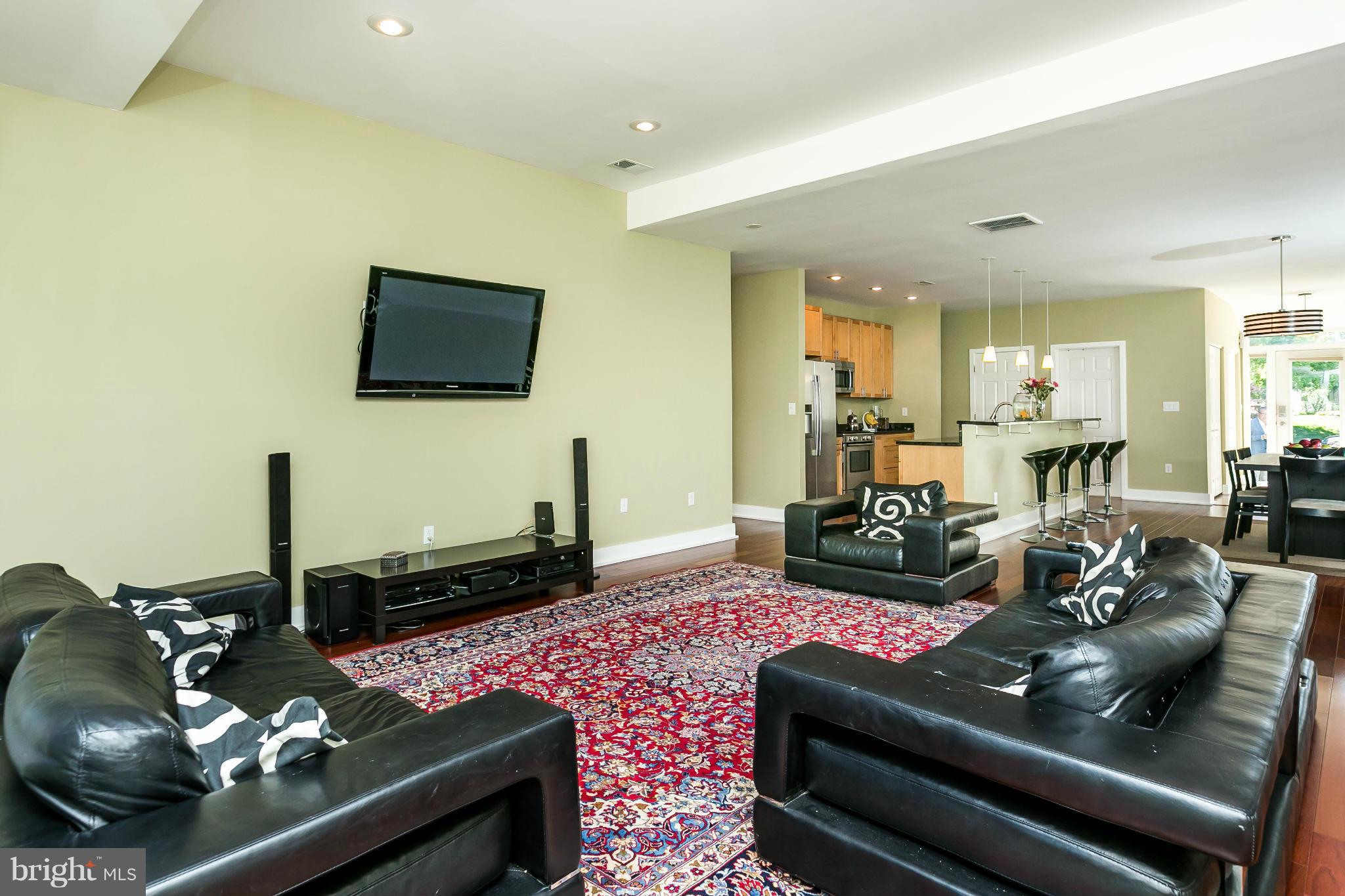 42 East Timonium Road Lutherville-Timonium, MD 21093 - Photo 7 of 24 Living Room