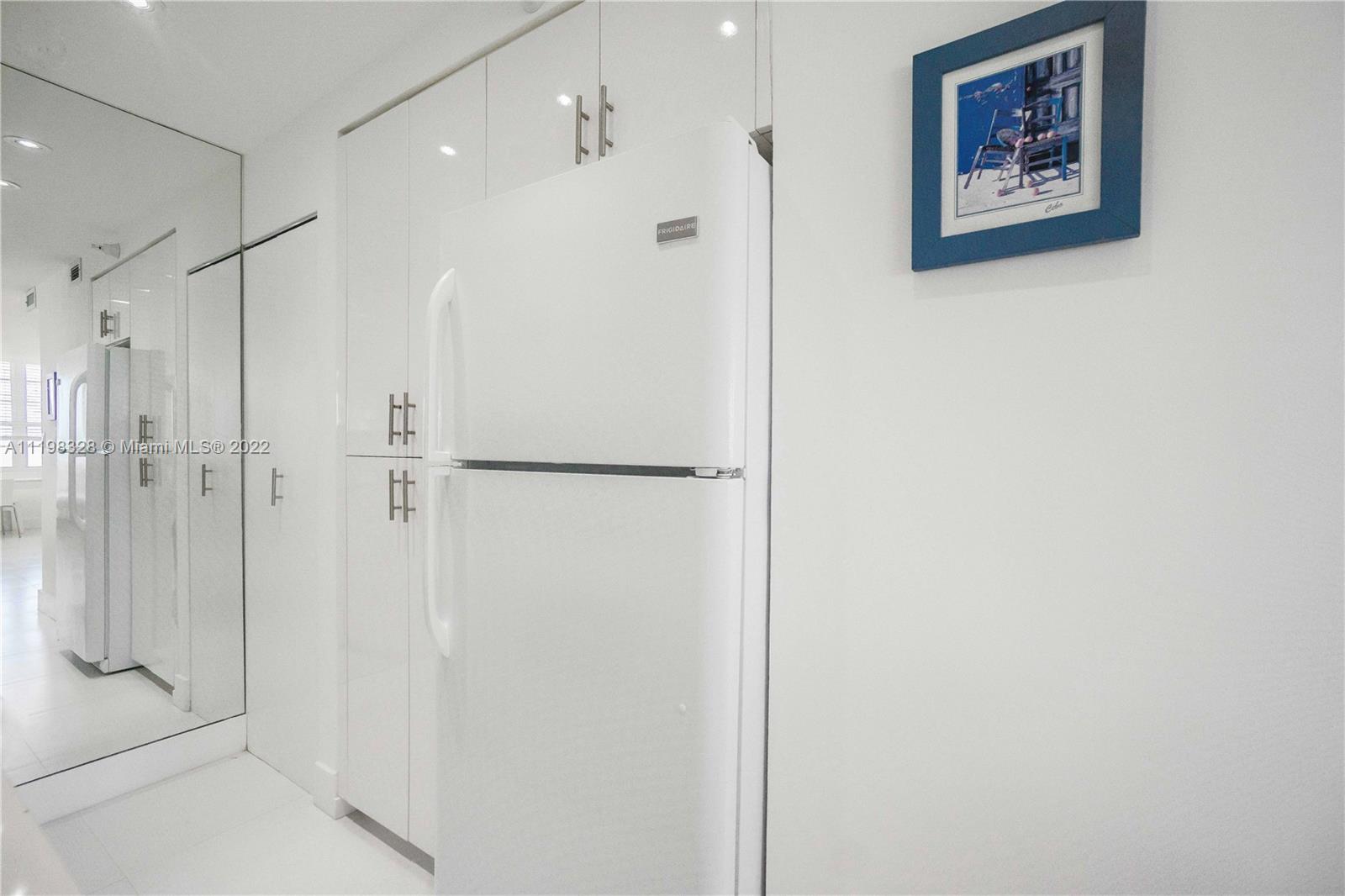100 Lincoln Road, Unit 646 Miami Beach, FL 33139 - Photo 14 of 21 a bathroom with a shower and a shower
