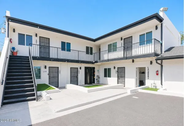 $1,385,000 | 2719 West Maryland Avenue, Phoenix, AZ 85017