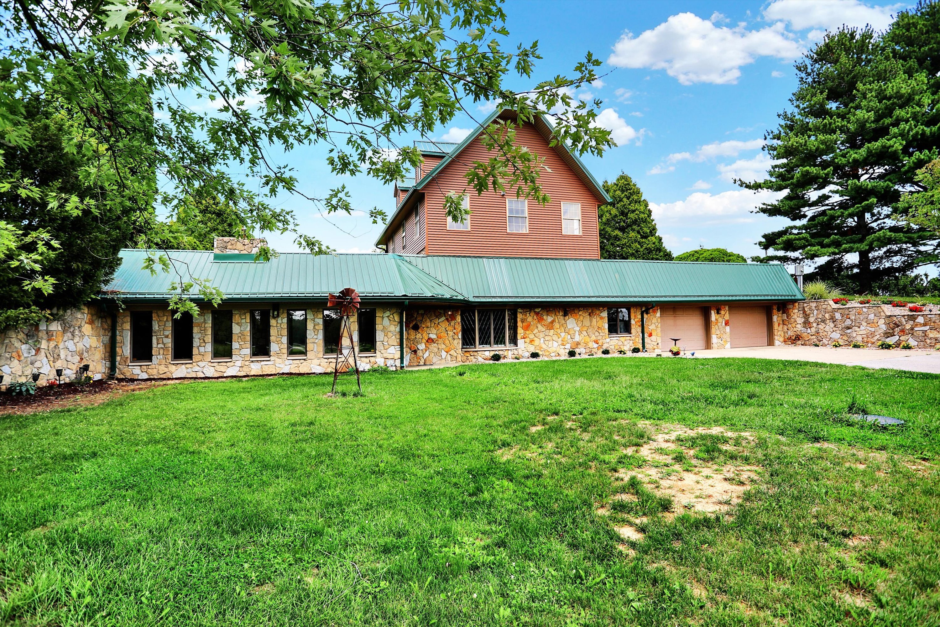 9813 West S R 142 Quincy, IN 47456 - Photo 3 of 59