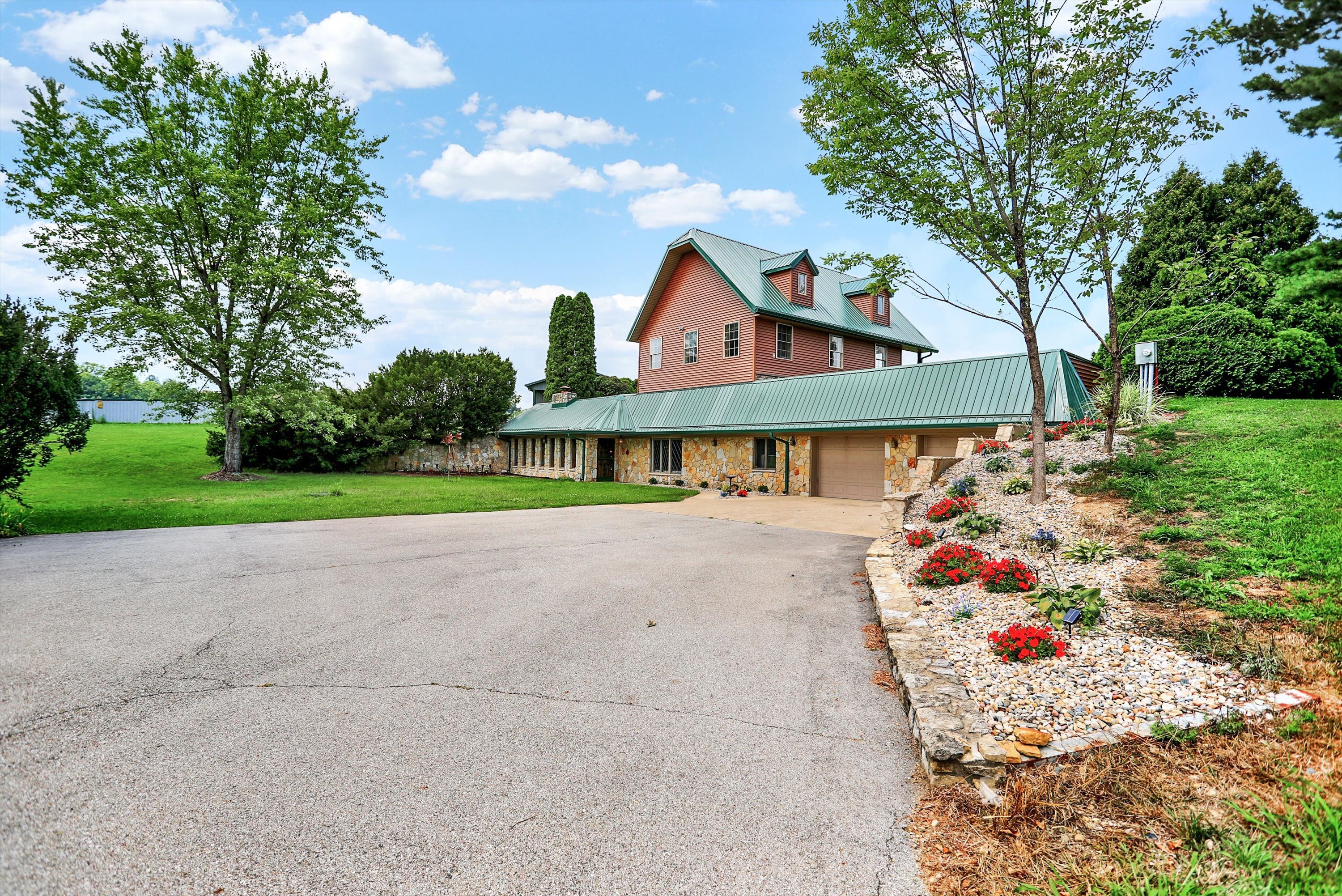 9813 West S R 142 Quincy, IN 47456 - Photo 4 of 59