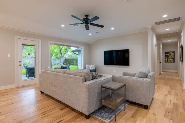 $850,000 | 5230 Redstart Street, Houston, TX 77035