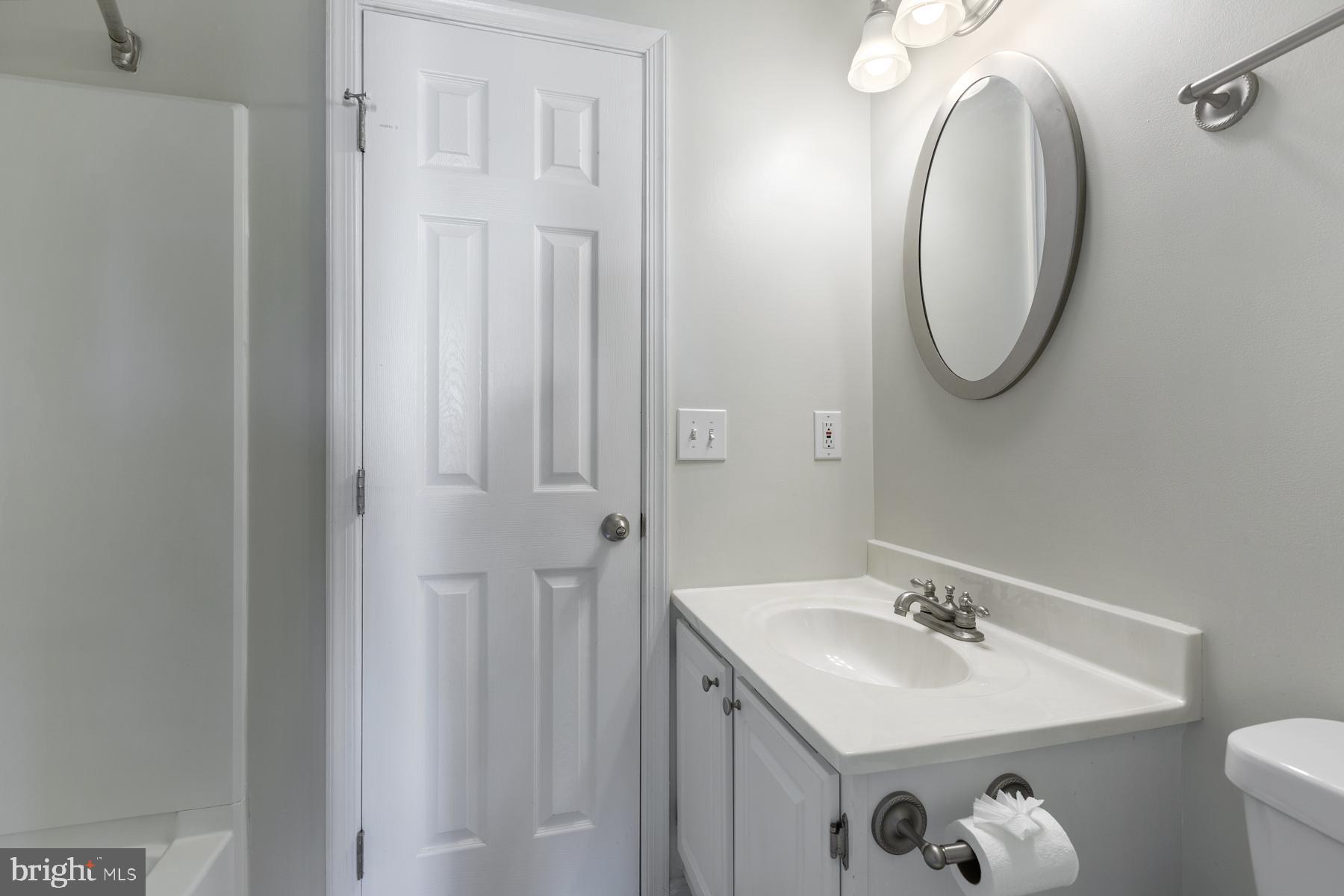 14803 Rydell Road, Unit 301 Centreville, VA 20121 - Photo 18 of 27