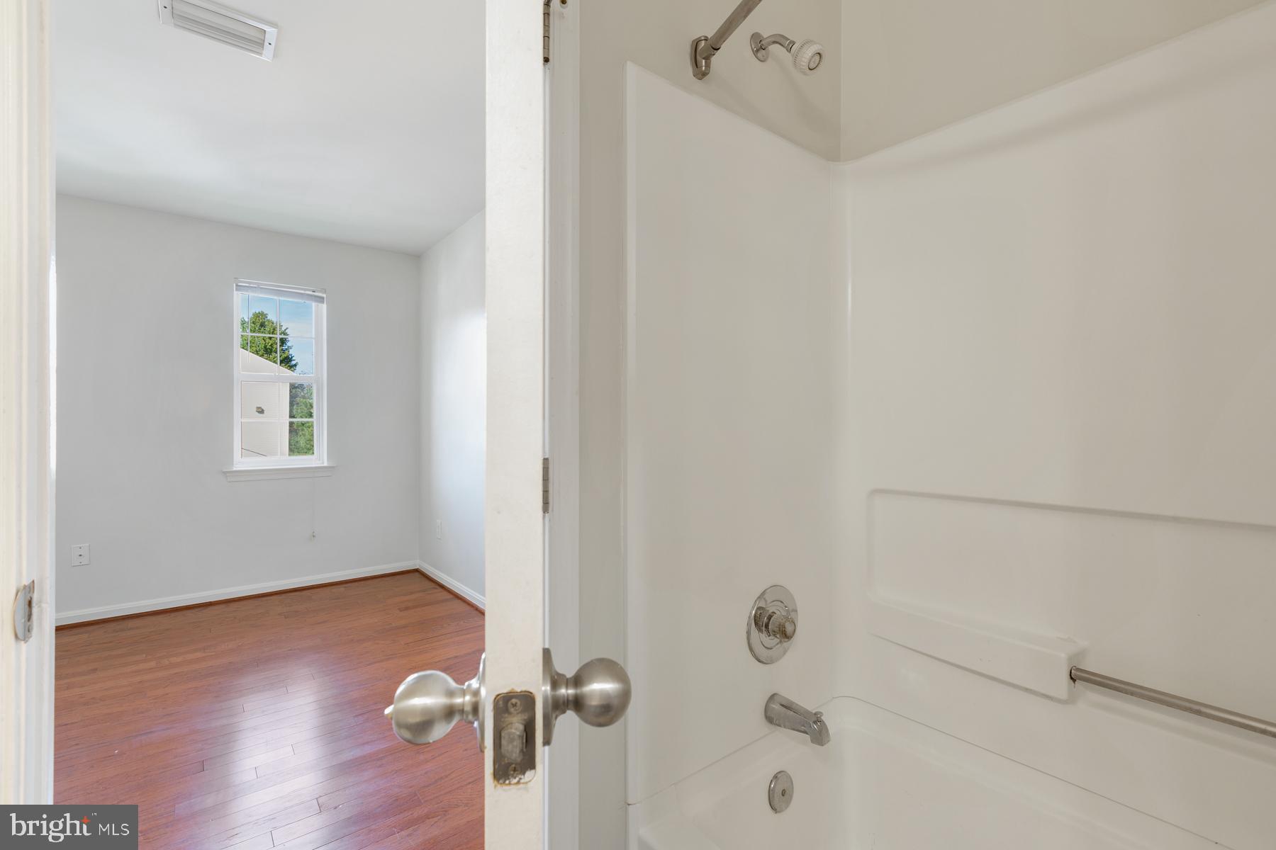 14803 Rydell Road, Unit 301 Centreville, VA 20121 - Photo 19 of 27