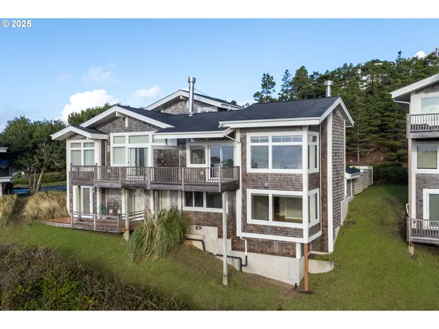 $695,000 | 455 Capes Drive, Tillamook, OR 97141