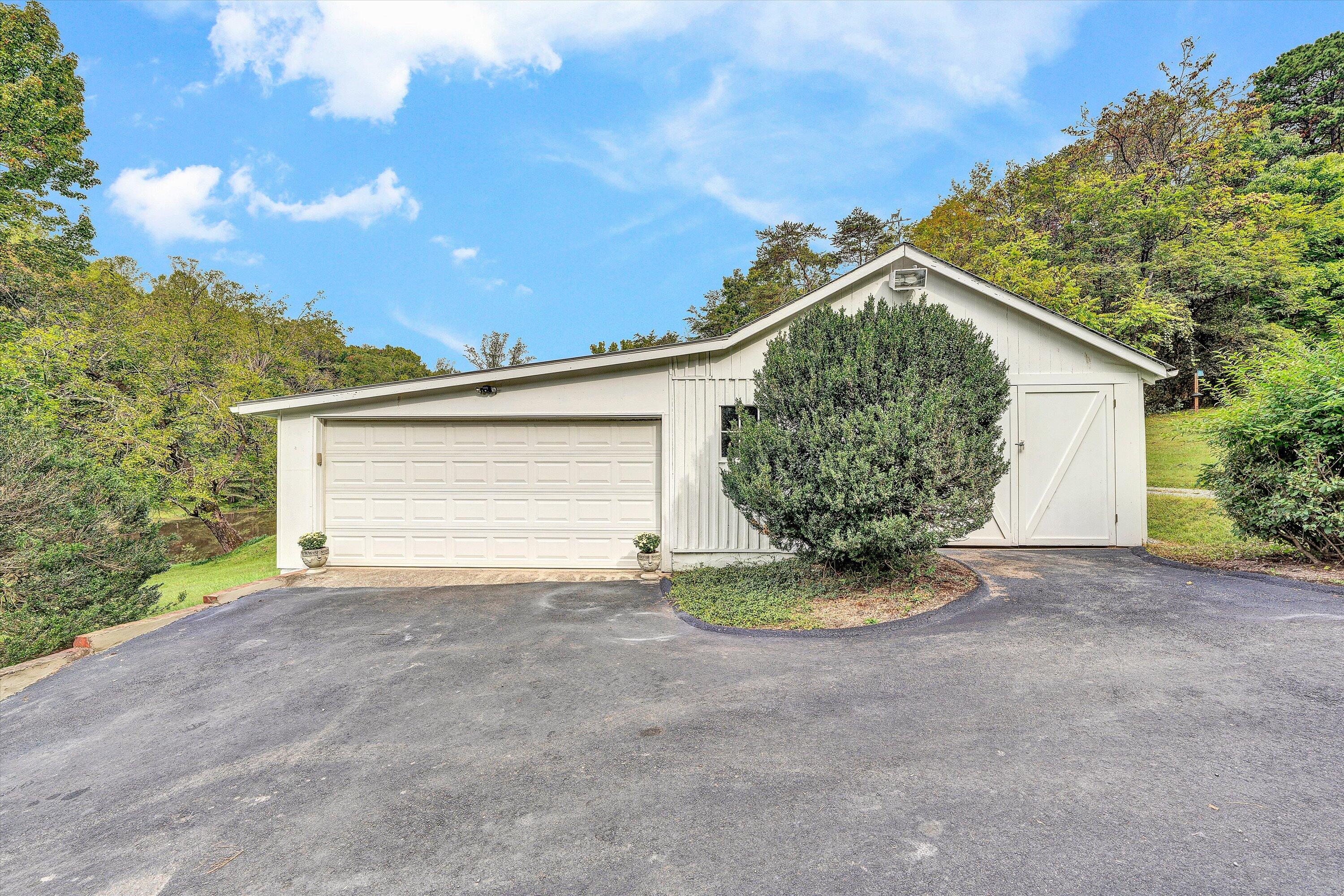 400 Walnut Road Salem, VA 24153 - Photo 60 of 89 61-DSC00184