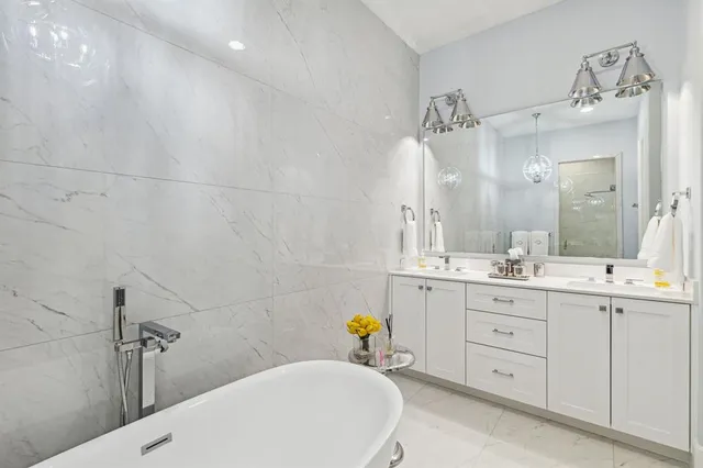 $1,995,000 | 13740 Waterside Court, Malakoff, TX 75148