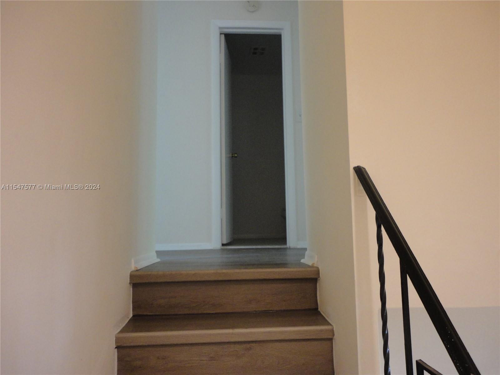 3321 Raleigh Street, Unit 3H Hollywood, FL 33021 - Photo 17 of 38 a view of entryway