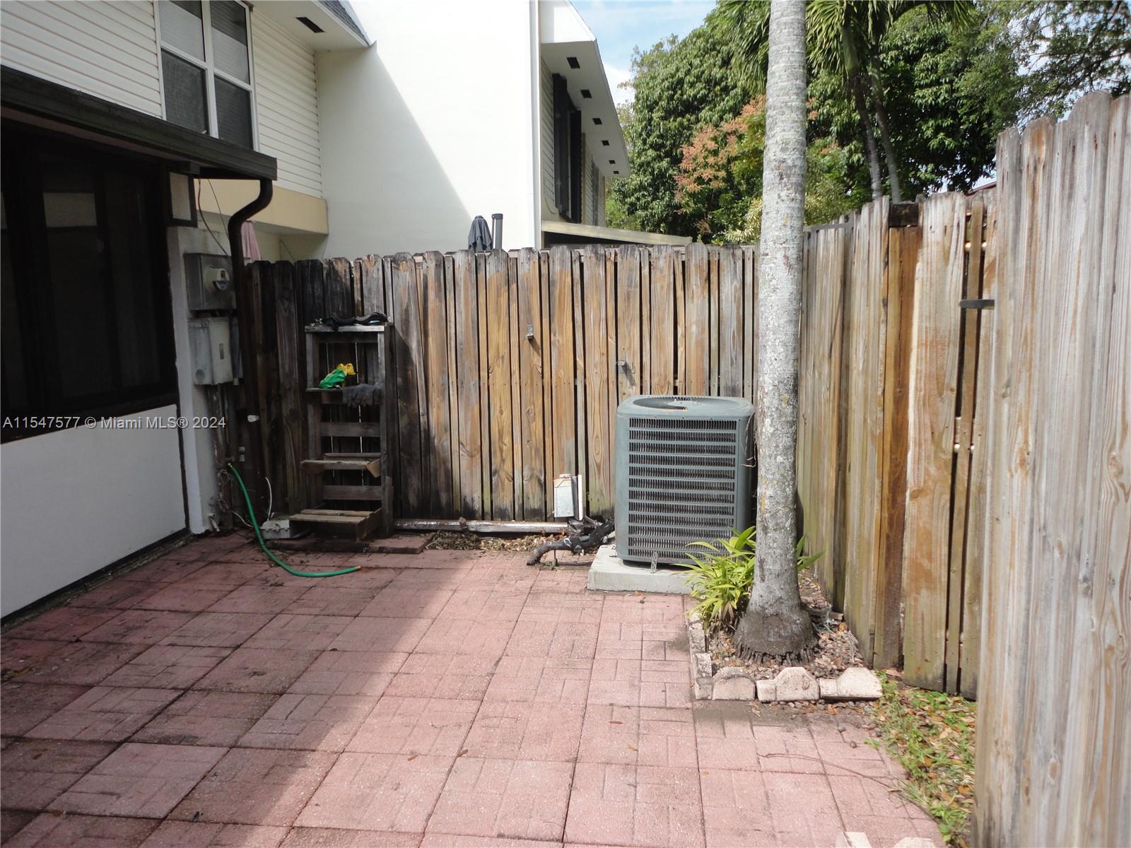 3321 Raleigh Street, Unit 3H Hollywood, FL 33021 - Photo 37 of 38 a view of outdoor space and yard