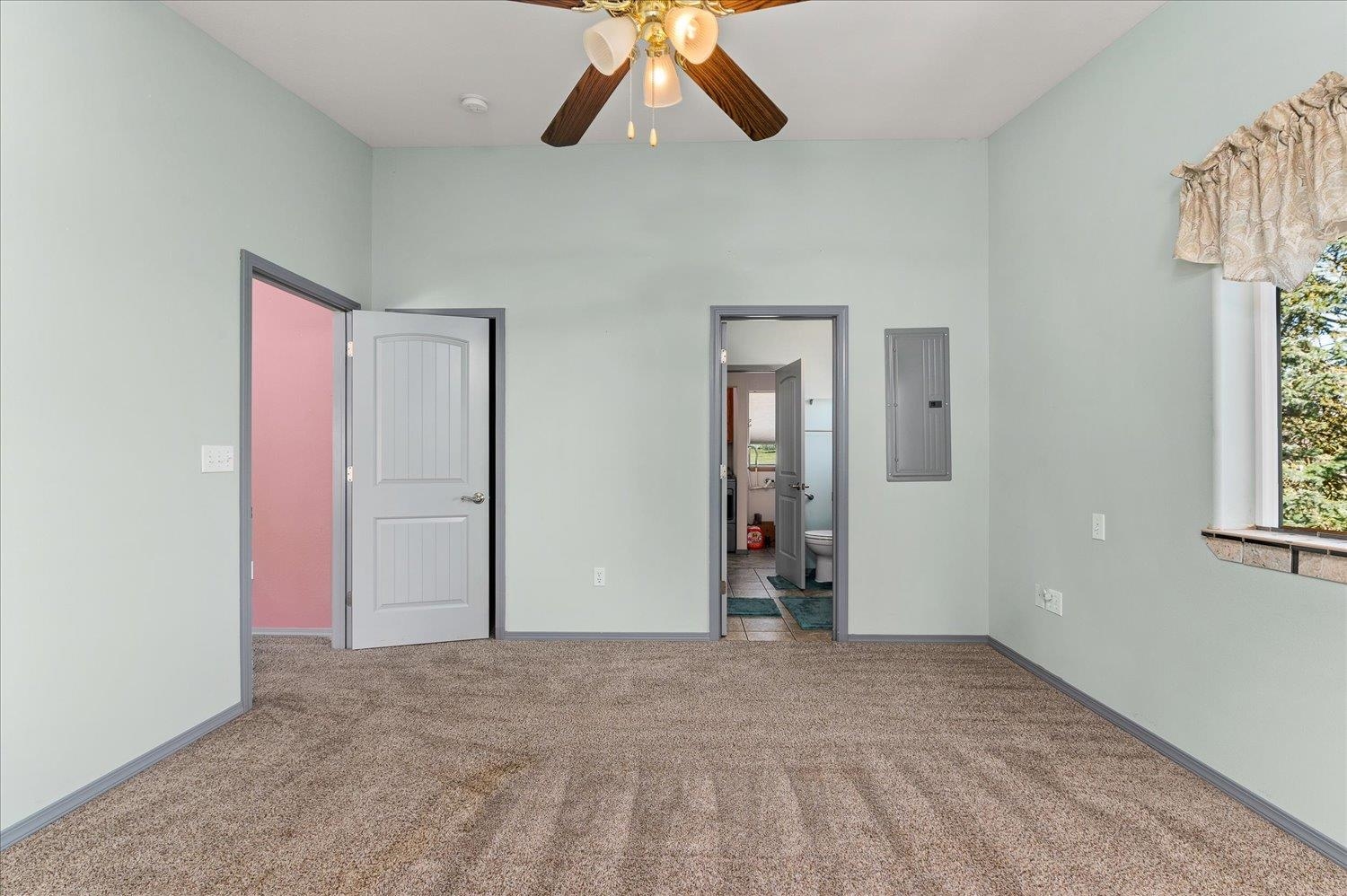 40817 North Dunn Road Elk, WA 99009 - Photo 23 of 50