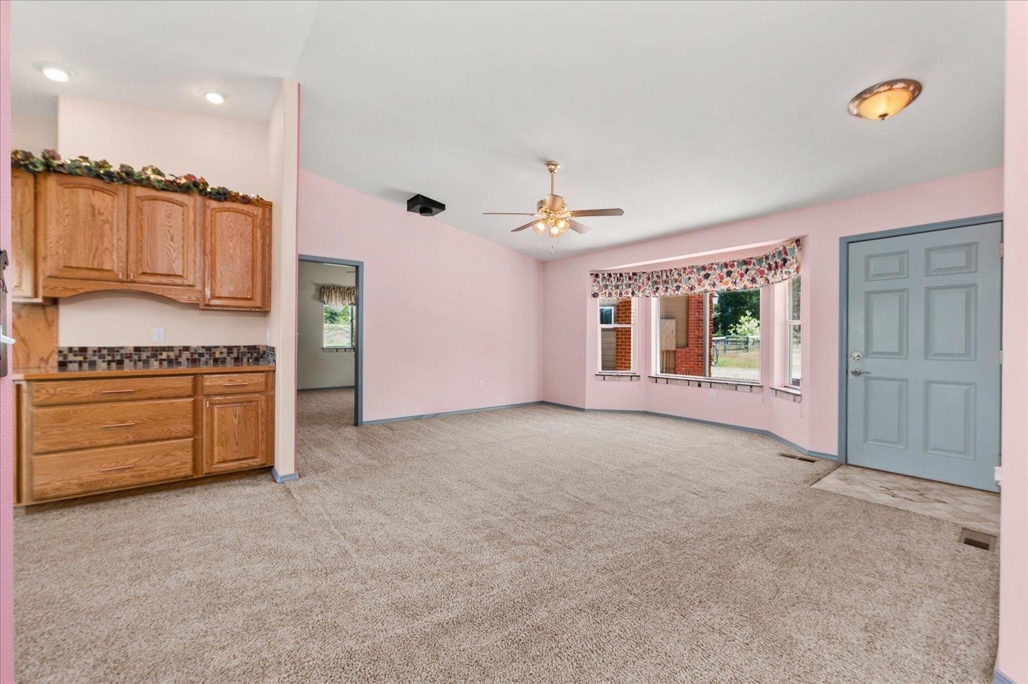 40817 North Dunn Road Elk, WA 99009 - Photo 7 of 50