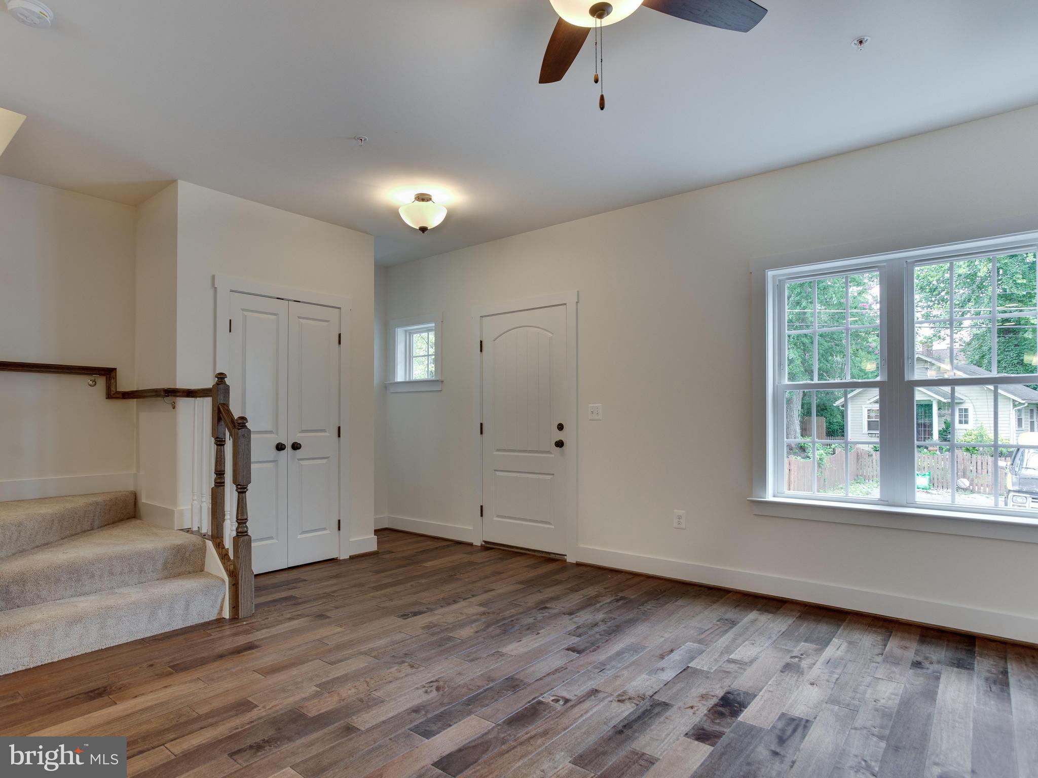 8 Butternut Road Riva, MD 21140 - Photo 4 of 30 Living Room