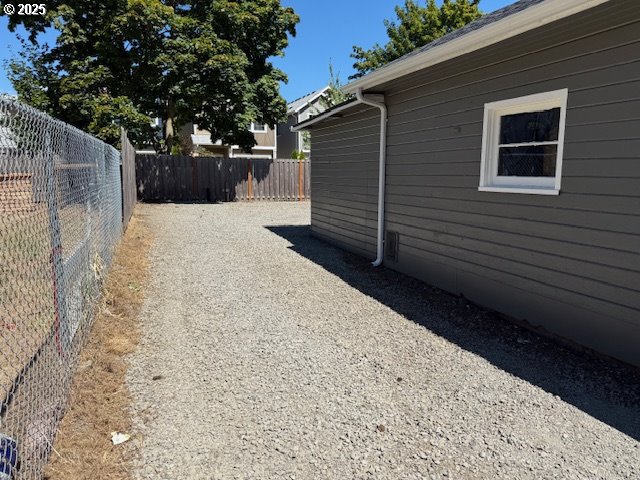 15725 Southeast Stark Street Portland, OR 97233 - Photo 7 of 28
