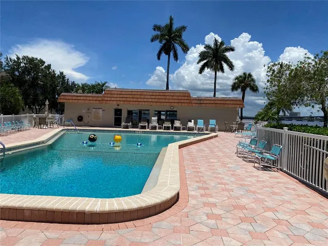 $3,500 | 1600 1st Avenue West, Unit 206A, Bradenton, FL 34205