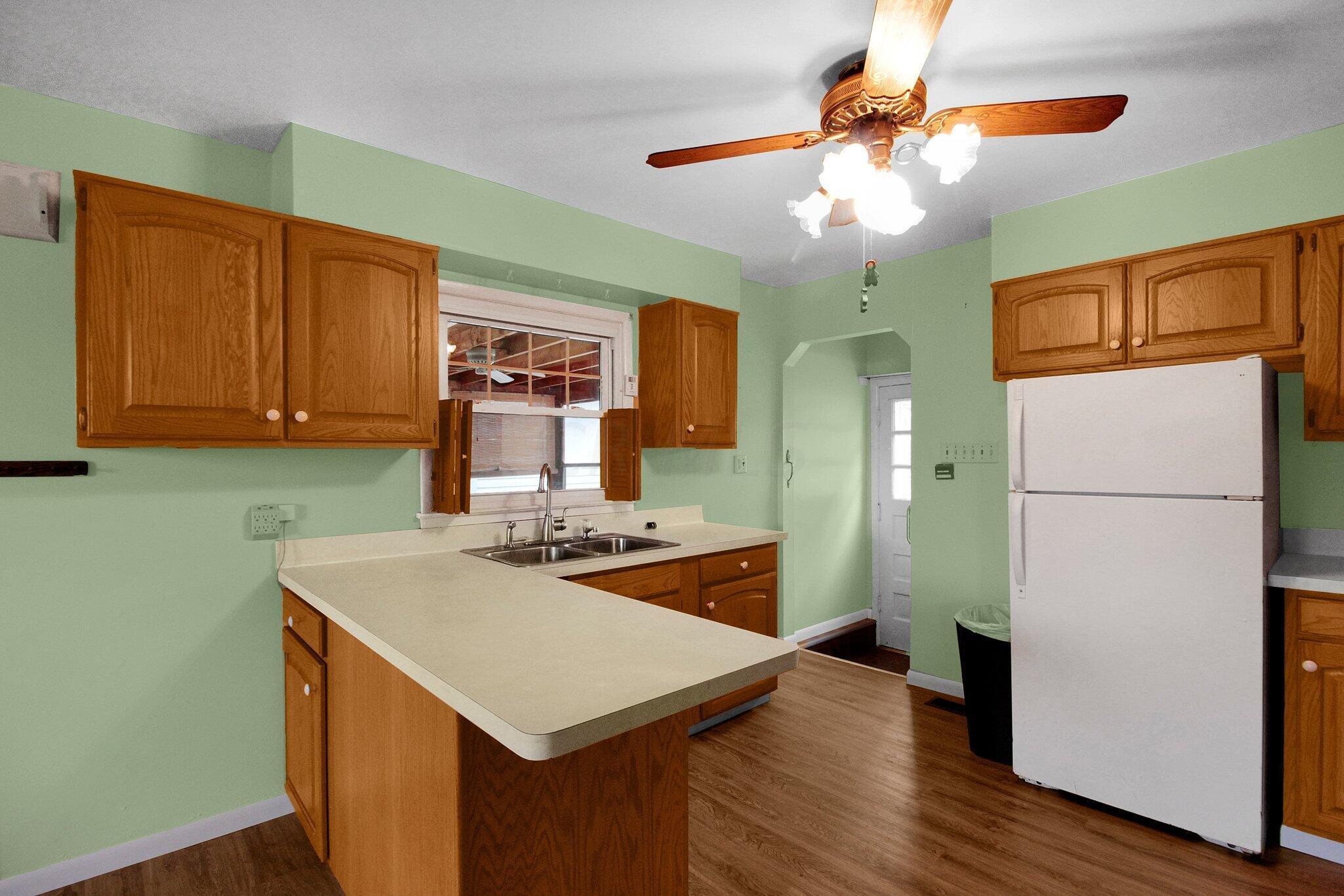 460 Clark State Road Gahanna, OH 43230 - Photo 6 of 25 Kitchen