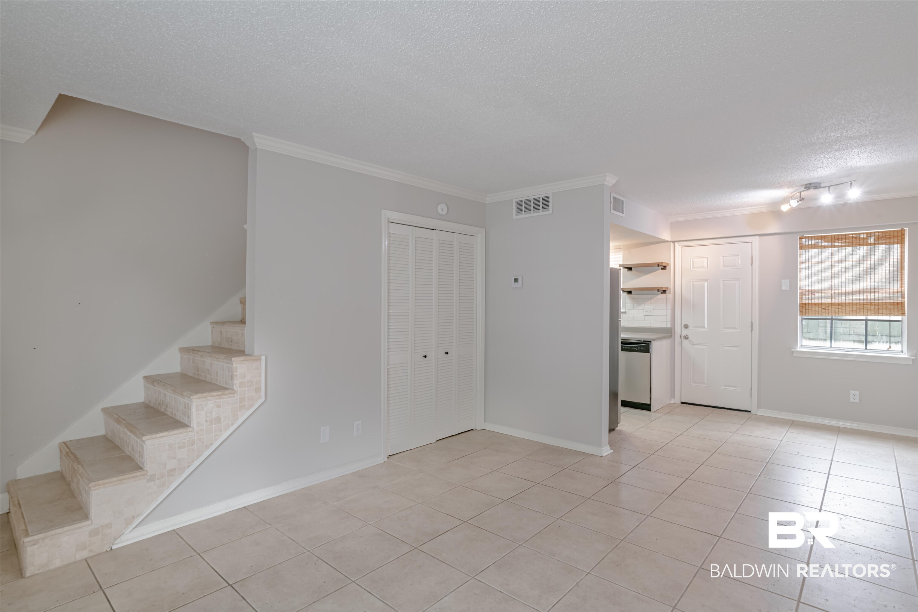 130 Du Rhu Drive, Unit J Mobile, AL 36608 - Photo 6 of 21