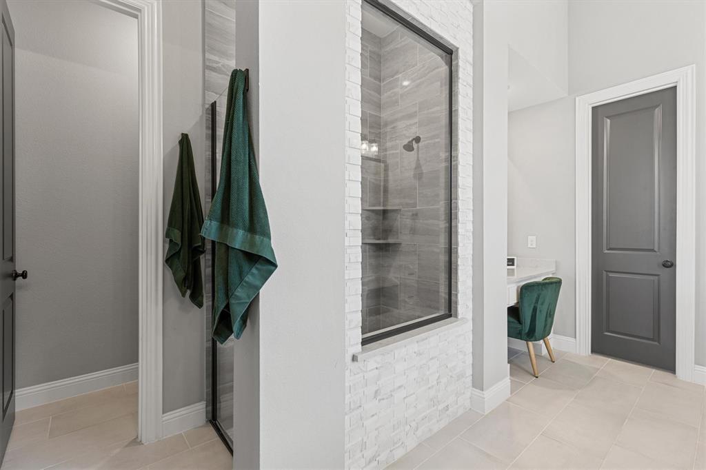 4404 Lk Vw Road Oak Point, TX 75068 - Photo 13 of 40 Gallery Image 13