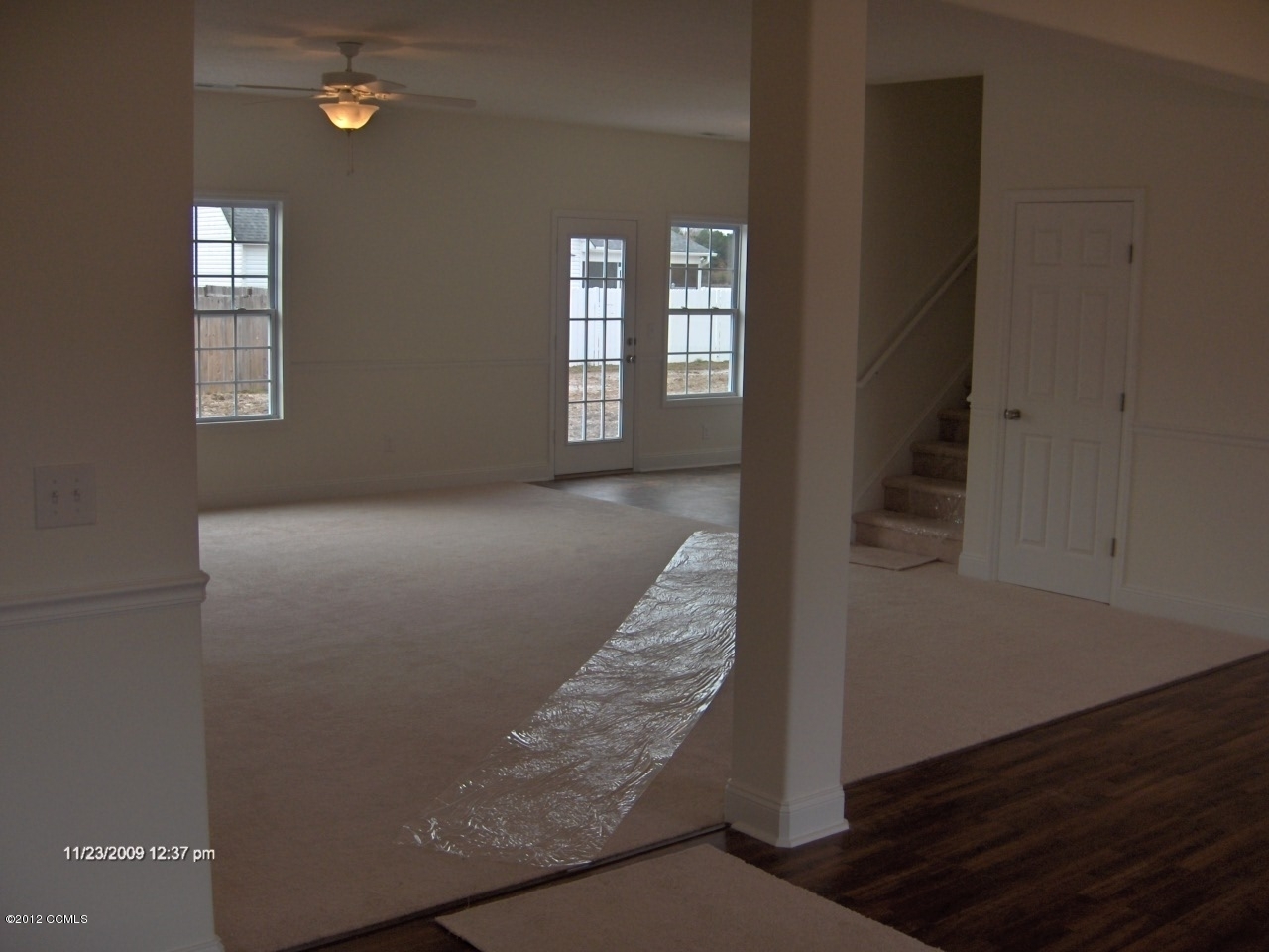 211 Sand Run Road Havelock, NC 28532 - Photo 2 of 44 living room column