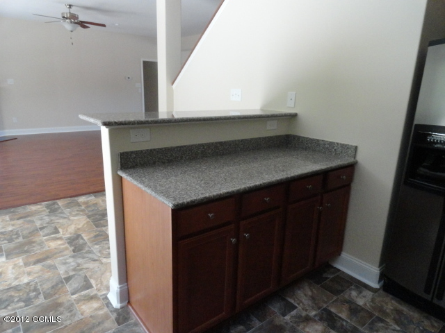 211 Sand Run Road Havelock, NC 28532 - Photo 28 of 44 Kitchen bar