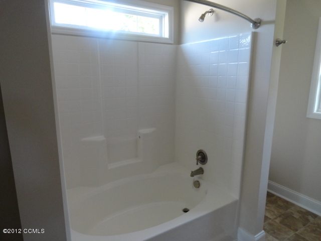 211 Sand Run Road Havelock, NC 28532 - Photo 37 of 44 Owners tub