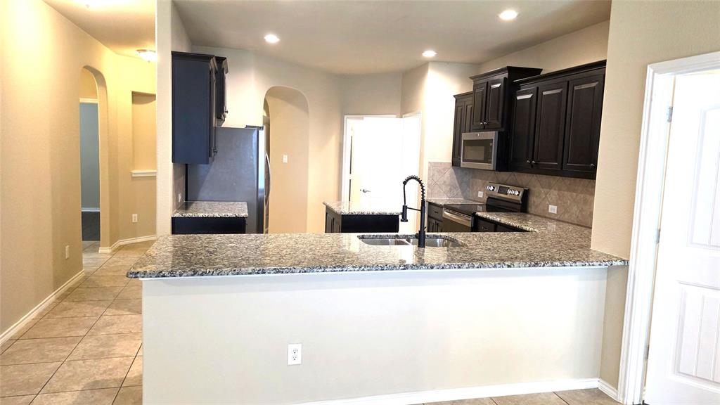 11504 Starlight Ranch Fort Worth, TX 76052 - Photo 4 of 25