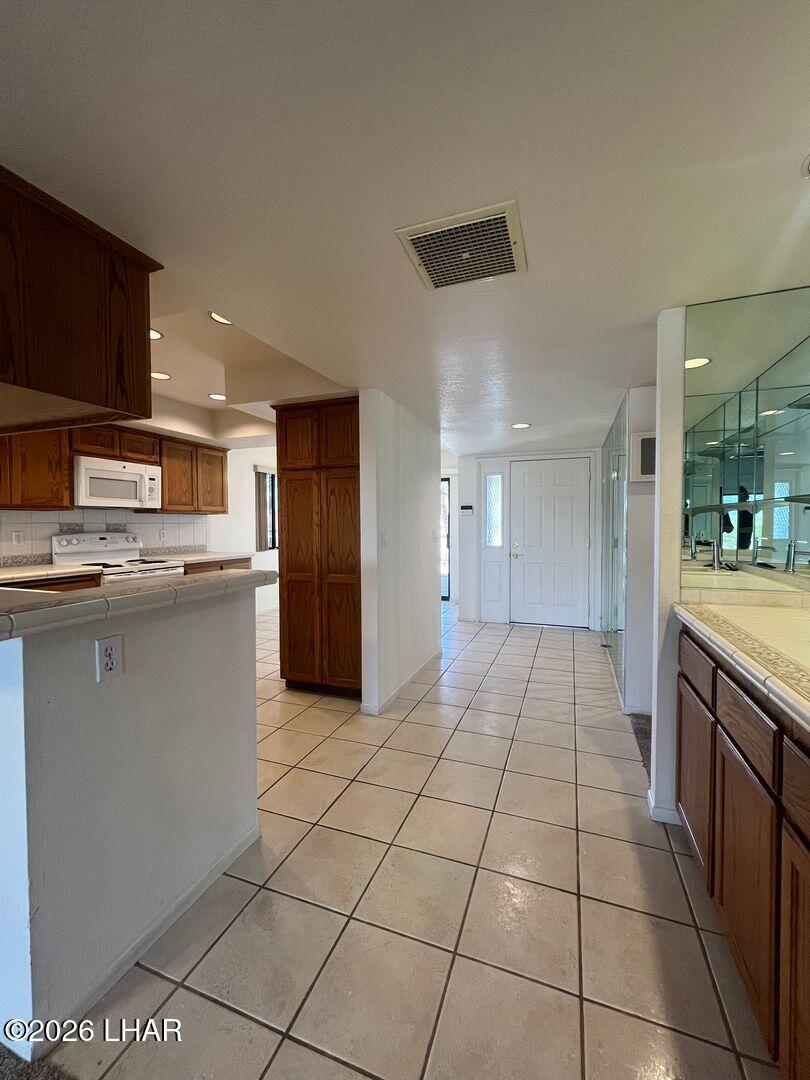 375 London Bridge Road, Unit 4 Lake Havasu City, AZ 86403 - Photo 7 of 25