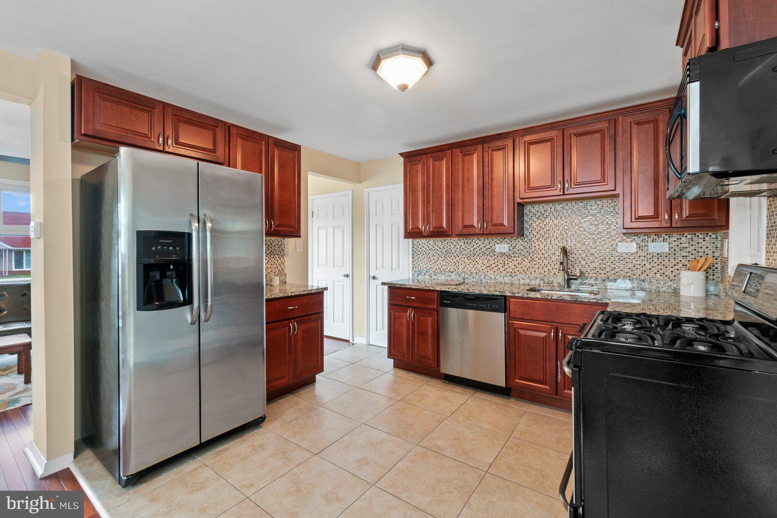 3512 Wild Cherry Road Baltimore, MD 21244 - Photo 6 of 33