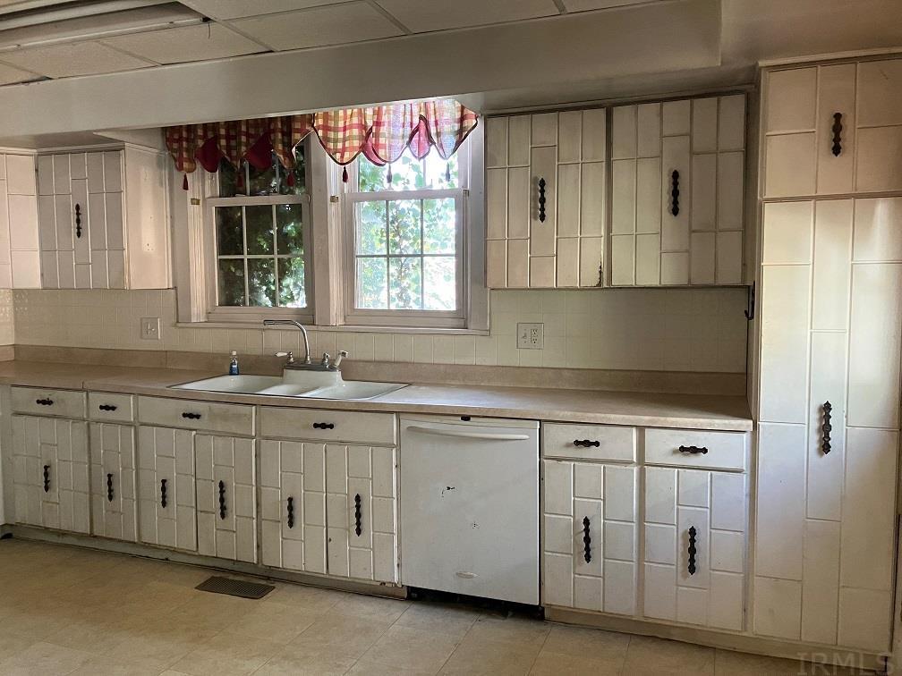 504 Hart Street Vincennes, IN 47591 - Photo 11 of 27