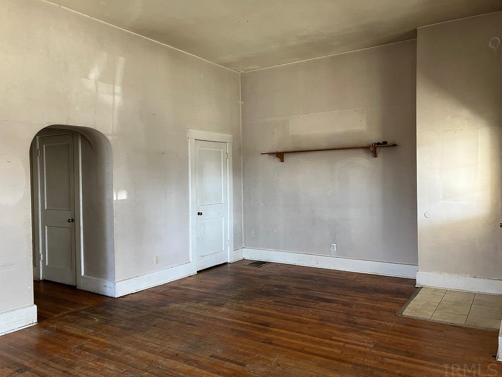 504 Hart Street Vincennes, IN 47591 - Photo 3 of 27