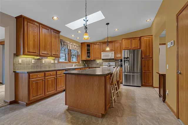 $730,000 | 1575 White Cloud Drive South, Isle, MN 56342