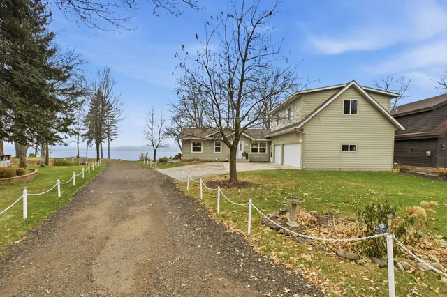 $730,000 | 1575 White Cloud Drive South, Isle, MN 56342