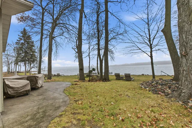 $730,000 | 1575 White Cloud Drive South, Isle, MN 56342