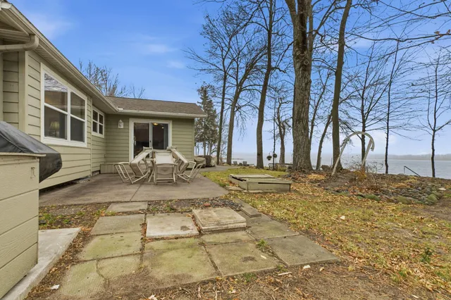 $730,000 | 1575 White Cloud Drive South, Isle, MN 56342