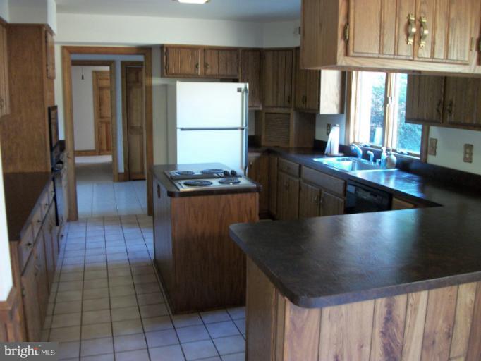 16002 Baden Naylor Road Brandywine, MD 20613 - Photo 11 of 15 Kitchen