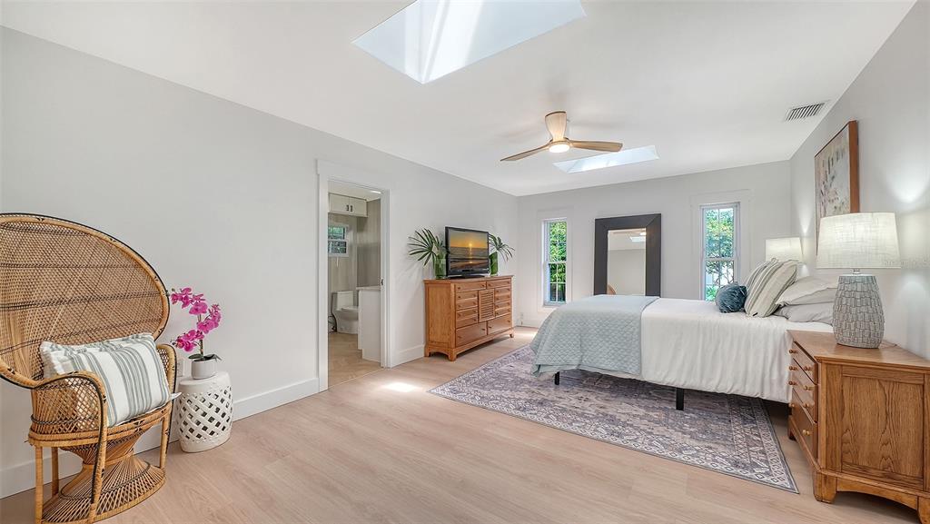 3624 South Lockwood Ridge Road Sarasota, FL 34239 - Photo 15 of 53 Gallery Image 15