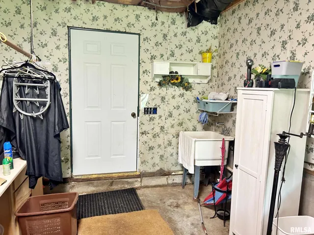 $264,900 | 27 Grasty Road, Golconda, IL 62938