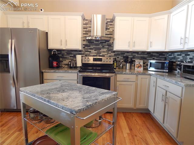 7840 Julynn Road Colorado Springs, CO 80919 - Photo 3 of 35