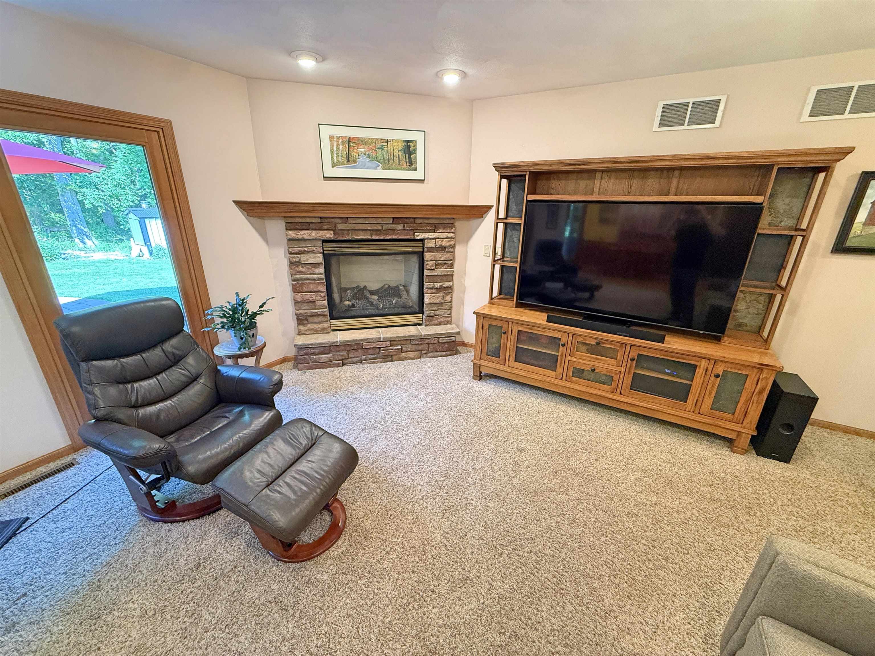 5352 North River Road Janesville, WI 53545 - Photo 11 of 84