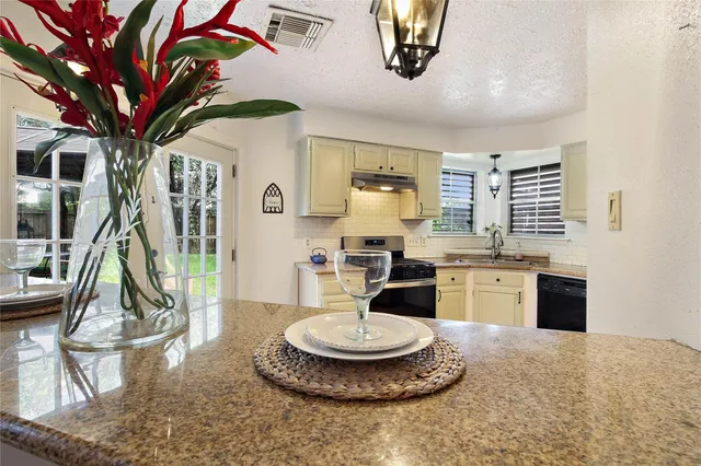 $273,000 | 343 Richvale Lane, Houston, TX 77598