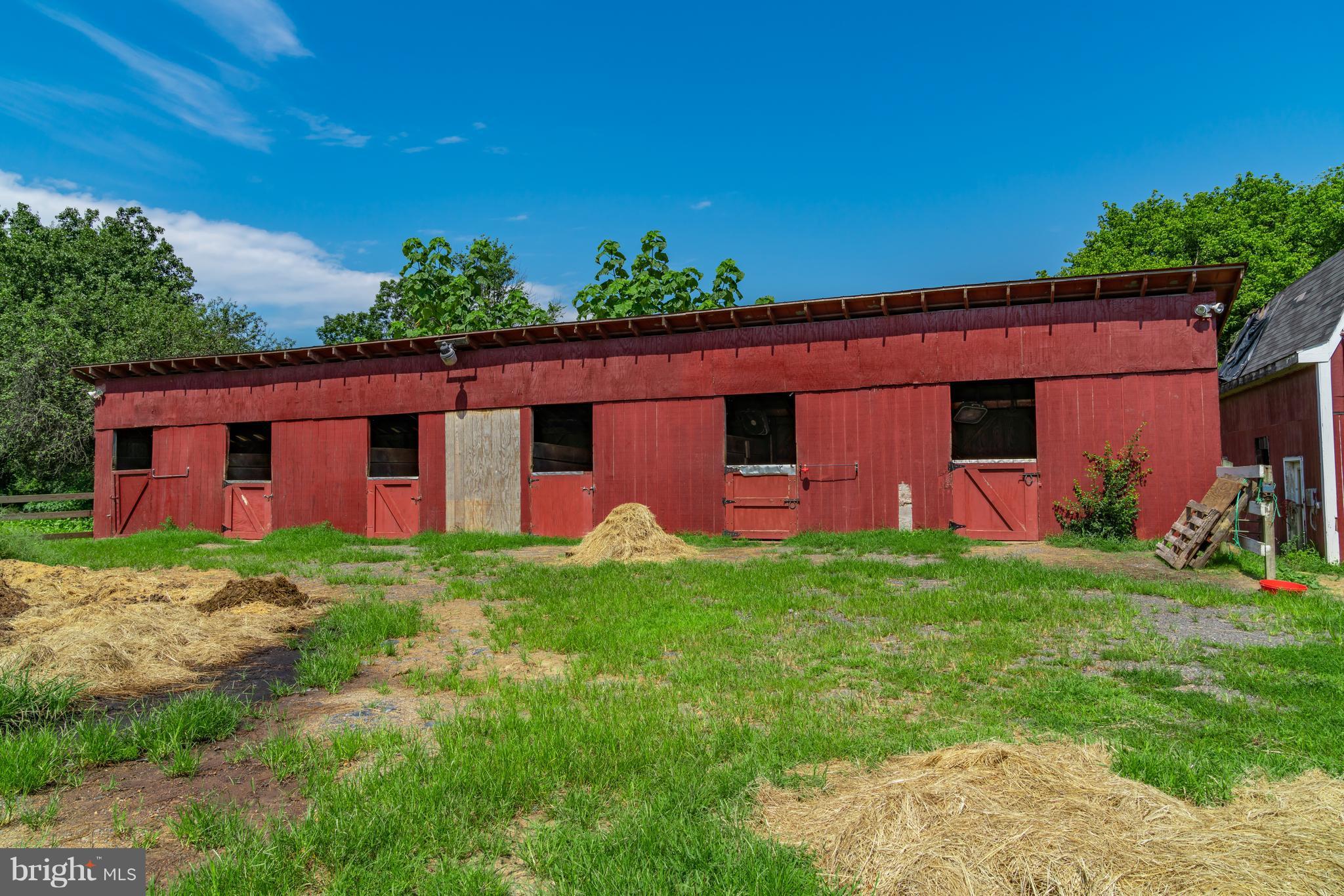 13431 Lewisdale Road Clarksburg, MD 20871 - Photo 10 of 27 Six Stall Shed Row
